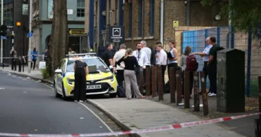 4 embert késeltek meg London belvárosában fényes nappal - 2 férfi életét vesztette