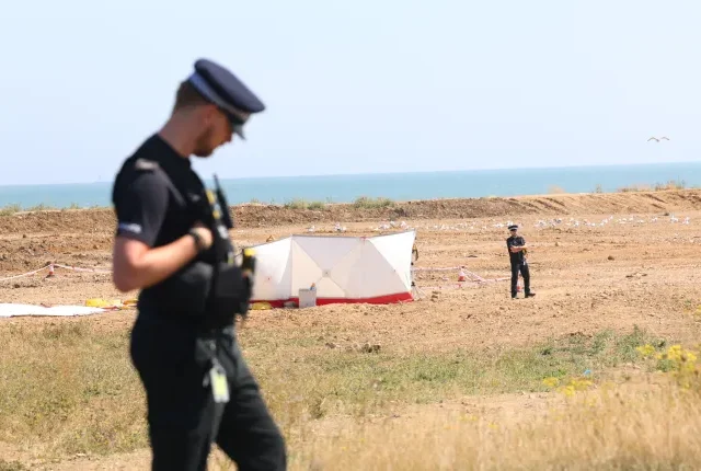 Brutális gyilkosság Kentben a tengerparton – betondarabbal vertek agyon egy férfit, tinédzsereket gyanúsítanak