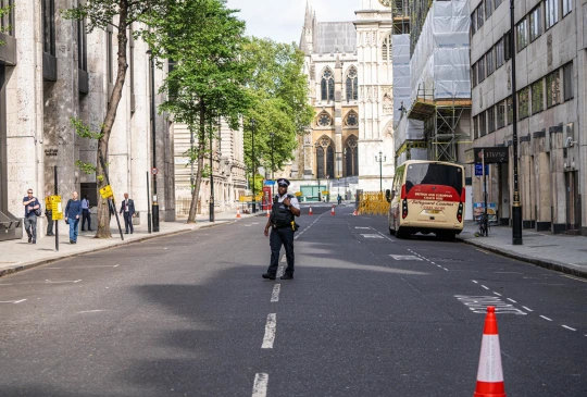 „Bombariadó” London szívében: a Westminster apátságot és környékét lezárták 5