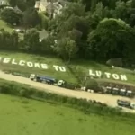 Hatalmasat trollkodott és a szívbajt hozta a Gatwick repülőtéren leszálló utasokra egy srác Angliában