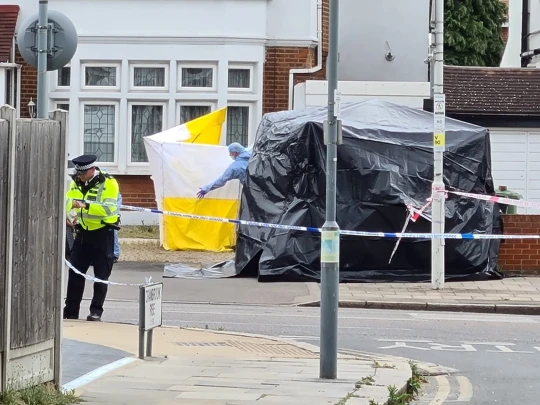 Sétálgatás közben egy férfi megtámadott és megölt egy fiatal nőt Londonban a nyílt utcán, akit még csak nem is ismert 4