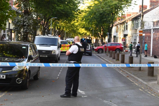 Macsétával támadta meg az embereket a nyílt utcán egy férfi Angliában, Liverpool városában – többen megsebesültek 3