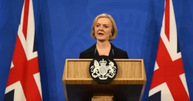 Liz Truss mai bejelentése és alig 8 perces beszéde, amiről most mindenki beszél, és ami után a font zuhanni kezdett