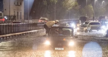 Hatalmas vihar volt az éjjel, és Nagy-Britannia több pontján árvizek alakultak ki - képek és videók 35