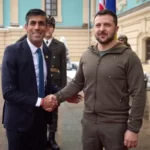 A brit miniszterelnök Ukrajnába ment személyesen találkozni Volodymyr Zelensky ukrán elnökkel újabb katonai támogatásról tárgyalni