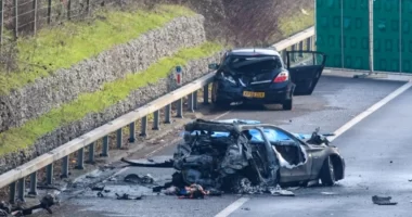 Horror autóbaleset Angliában, 8 autó ütközött az M40-esen: 2 halott, 12 sérült