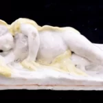 Alig £2-ért vette meg egy nő ezt a porcelán figurát egy bolhapiacon Angliában és több, mint 10,000-szer annyit ér