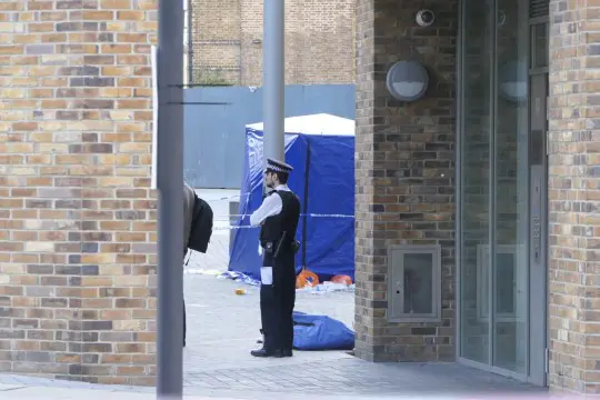 Fényes nappal, a nyílt utcán késeltek halálra egy nőt Dél-Londonban 1