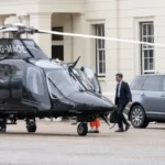 Rengetegen kiakadtak a brit miniszterelnökre, aki „már megint” privát helikopterrel ment egy olyan útra, ami vonattal is majdnem olyan gyors lett volna