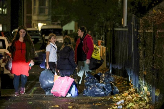 Egy teljes lakótömböt a benne lakó több száz emberrel azonnal ki kellett üríteni Angliában, mert kiderült, hogy összeomolhat 5