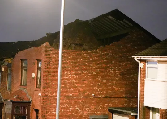 Tornádó volt Angliában, Greater Manchester területén az éjjel és „jelentős károkat” okozott 3