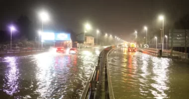 Óriási árvizek Nagy-Britanniában több száz helyen, és az előrejelzések szerint még több eső jön