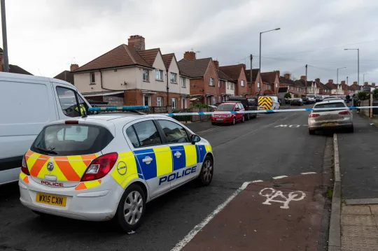 A nyílt utcán késeltek halálra két tinédzsert Angliában, Bristolban 4
