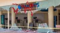Összehangolt támadás történt a Barclays bank bankfiókjai ellen egész Nagy-Britanniában 2