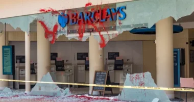 Összehangolt támadás történt a Barclays bank bankfiókjai ellen egész Nagy-Britanniában