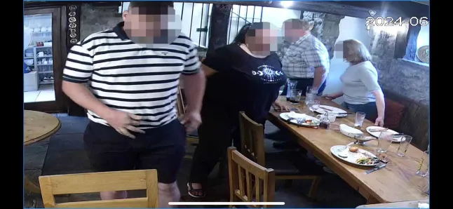 75 ezer font kártérítést kap egy család, mert tévesen vádolták meg őket, hogy fizetés nélkül távoztak 4