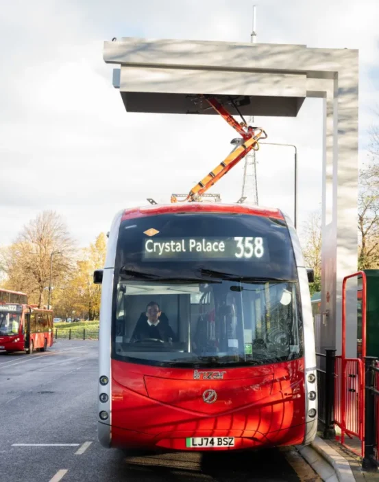 Futurisztikus új buszok kerülnek bevezetésre London utcáin 4