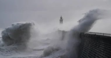 Eowyn vihar: az elmúlt 100 év egyik leghevesebb vihara jöhet, tornádó és közel 200 km/órás széllökések is lehetnek Nagy-Britanniában