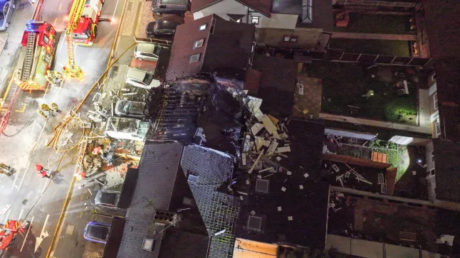 Megdöbbentő jelenetek: videón, ahogy egy ház felrobban Londonban Megdöbbentő jelenetek: videón, ahogy egy ház felrobban Londonban