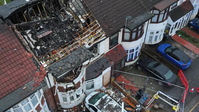 Megdöbbentő jelenetek: videón, ahogy egy ház felrobban Londonban Megdöbbentő jelenetek: videón, ahogy egy ház felrobban Londonban