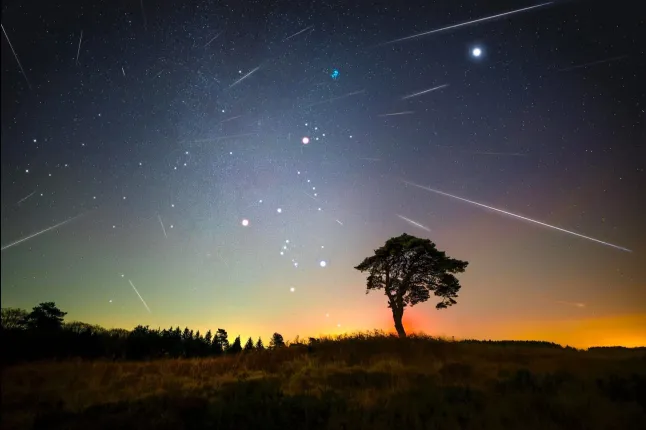 Gyönyörű jelenség, egy színes meteorraj, akár 100-nál is több hullócsillag lesz látható ma Nagy-Britanniából is az ország számos pontján 5