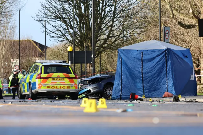 Súlyos autóbaleset Londonban - száguldozott, majd egy másik autóba csapódott egy BMW, a másik sofőr halálát okozva
