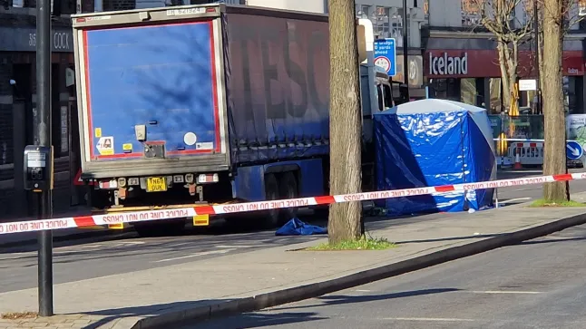 Nőt gázolt halálra egy Tesco teherautó Londonban Nőt gázolt halálra egy Tesco teherautó Londonban