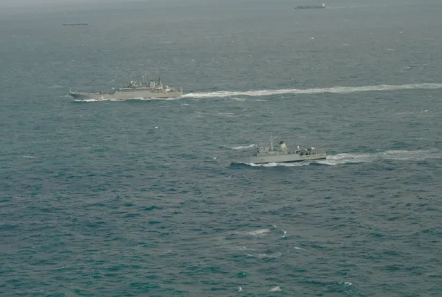 Négy orosz hadihajó az Egyesült Királyság vizein – Készültségben a Brit Haditengerészet és az RAF