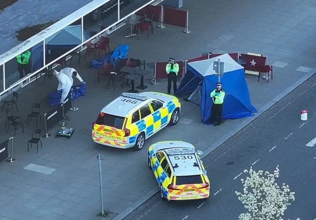 Kiderült, mi történt pontosan az incidens során, amikor a rendőrök lelőttek egy fegyveres férfit a Milton Keynes-i vasútállomás előtt