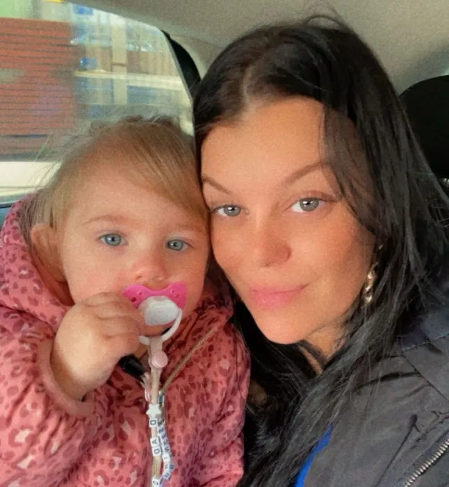 Halálos méhnyakrákot diagnosztizáltak egy háromgyermekes anyánál Nagy-Britanniában, miután az NHS-nél egy éven át félrediagnosztizálták a tüneteit 4