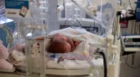 35 millió fontos kártérítést kapott egy család, miután az NHS hibája miatt súlyos agykárosodása lett a kisbabájuknak 2