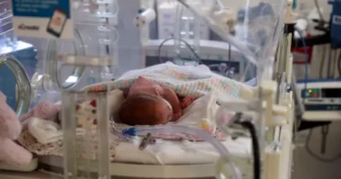 35 millió fontos kártérítést kapott egy család, miután az NHS hibája miatt súlyos agykárosodása lett a kisbabájuknak