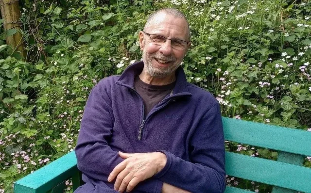 Halálra verte a szomszédját a kertkapu miatt kialakult vita hevében egy férfi Londonban – 12 év börtönt kapott