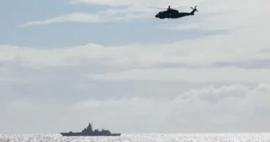 Orosz hadihajót észleltek a brit partok közelében