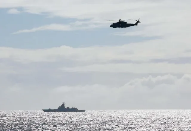 Orosz hadihajót észleltek a brit partok közelében