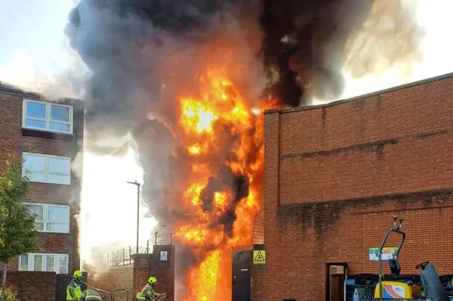 Hatalmas tűz Londonban - átterjedt egy társasházra is 1