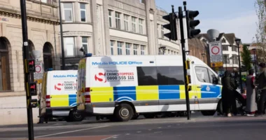 Belvárosi Lloyds bank kellős közepén késeltek halálra egy embert Angliában