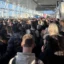 Káosz a londoni Stansted repülőtéren: IT-hiba miatt utasok ezrei maradtak le gépeikről 19