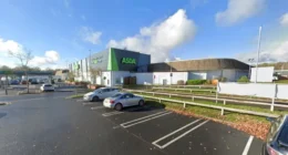 Vásárlók szeme láttára esett össze és vesztette életét egy férfi egy angliai Asda áruházban