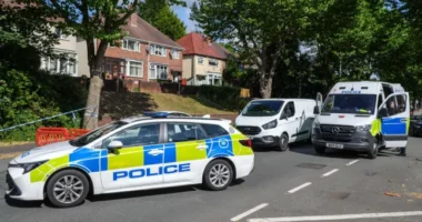 Lelőttek egy nőt közvetlen közelről Angliában, Dudley területén - a rendőrség hajtóvadászatot indított az elkövető elfogására