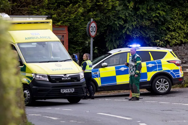 Tragikus buszbaleset Angliában: egy gyermek meghalt, amikor az iskolai kirándulásról visszafelé jövet a busz lesodródott az útról Tragikus buszbaleset Angliában: egy gyermek meghalt, amikor az iskolai kirándulásról visszafelé jövet a busz lesodródott az útról