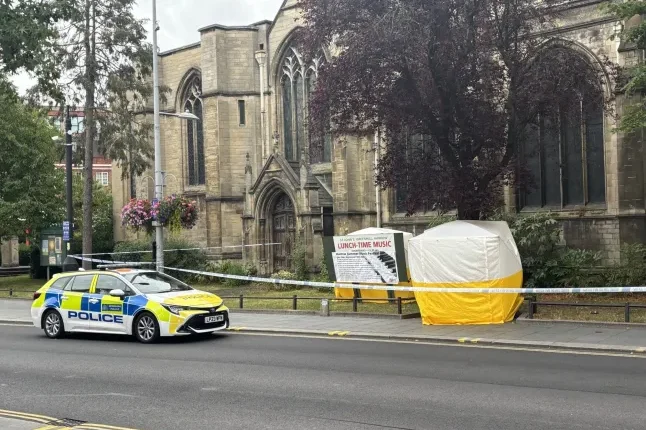 Egy 60-as éveiben járó férfit erőszakoltak meg a nyílt utcán egy templom előtt Londonban 