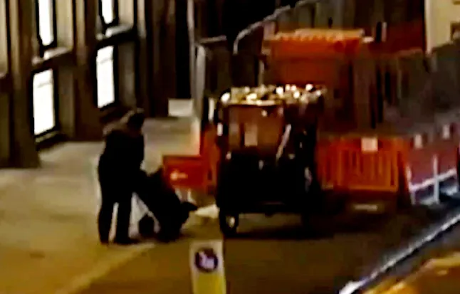 76 üveg bort lopott el egy férfi egyetlen mozdulattal London belvárosában egy étteremből, 24 ezer fontos kárt okozva