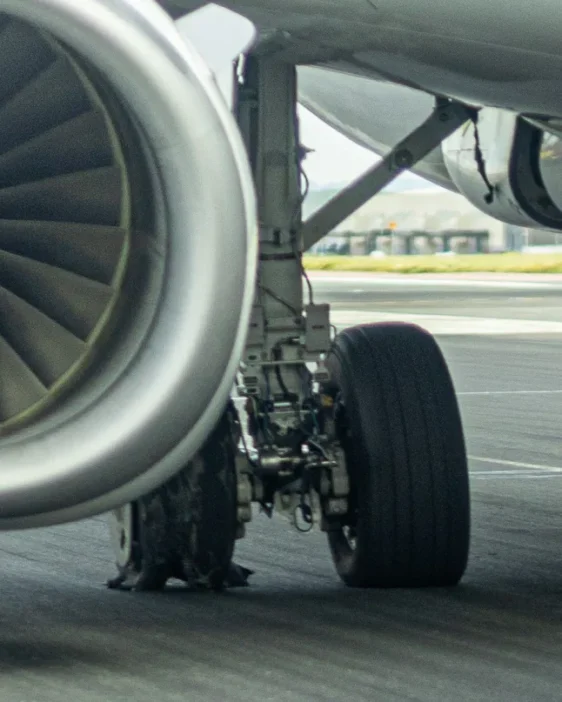 Felrobbant az egyik angliai járat kereke felszállás közben – az utasok életük egyik legijesztőbb pillanatát élték át