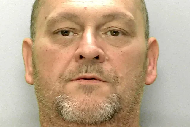 Két évig rejtegette exbarátnője holttestét a lakásában egy paplan alatt egy férfi Angliában