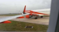 Egymásnak ment két easyjet repülőjárat a kifutópályán Angliában