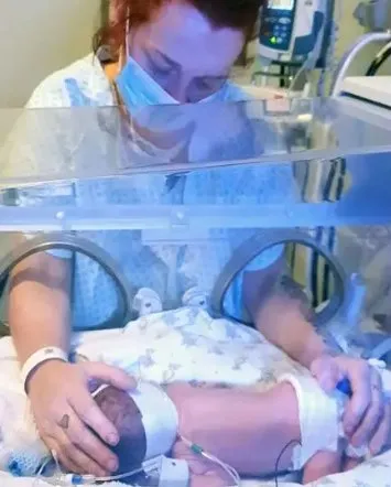 Még meséket is olvasott a lakásán tárolt halott csecsemőknek egy brit temetkezési vállalkozó, akinek az ügye hatalmas port kavart