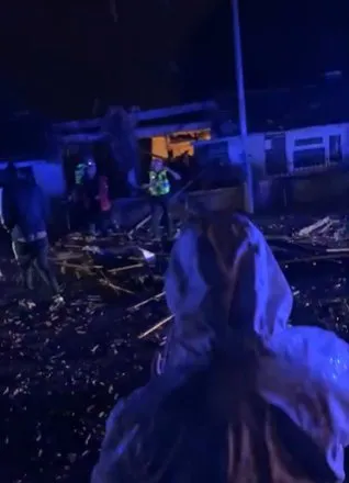 Gázrobbanás szakított darabokra egy házat Bradfordban – két sérültről tudni, további áldozatokat keresnek