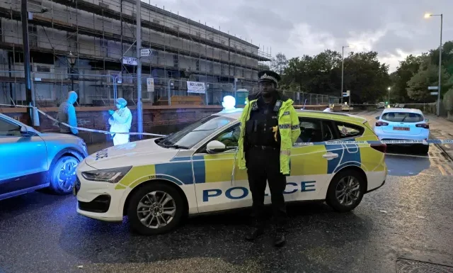 15 éves fiút késelt halálra egy másik vele egykorú gyerek Manchesterben a nyílt utcán