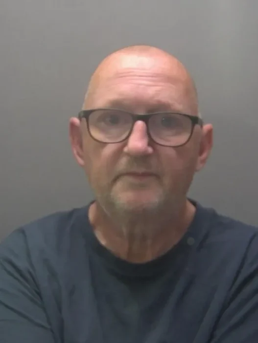 63 éves férfi lopott több mint 250 fontnyi steaket egy mozgássérült-scooterrel egy Co-opból Nagy-Britanniában